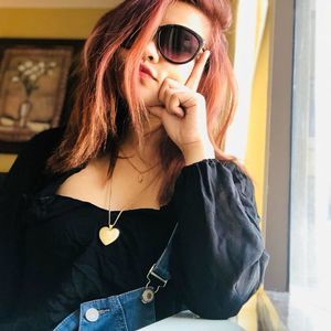 Meet your Posher, Jules